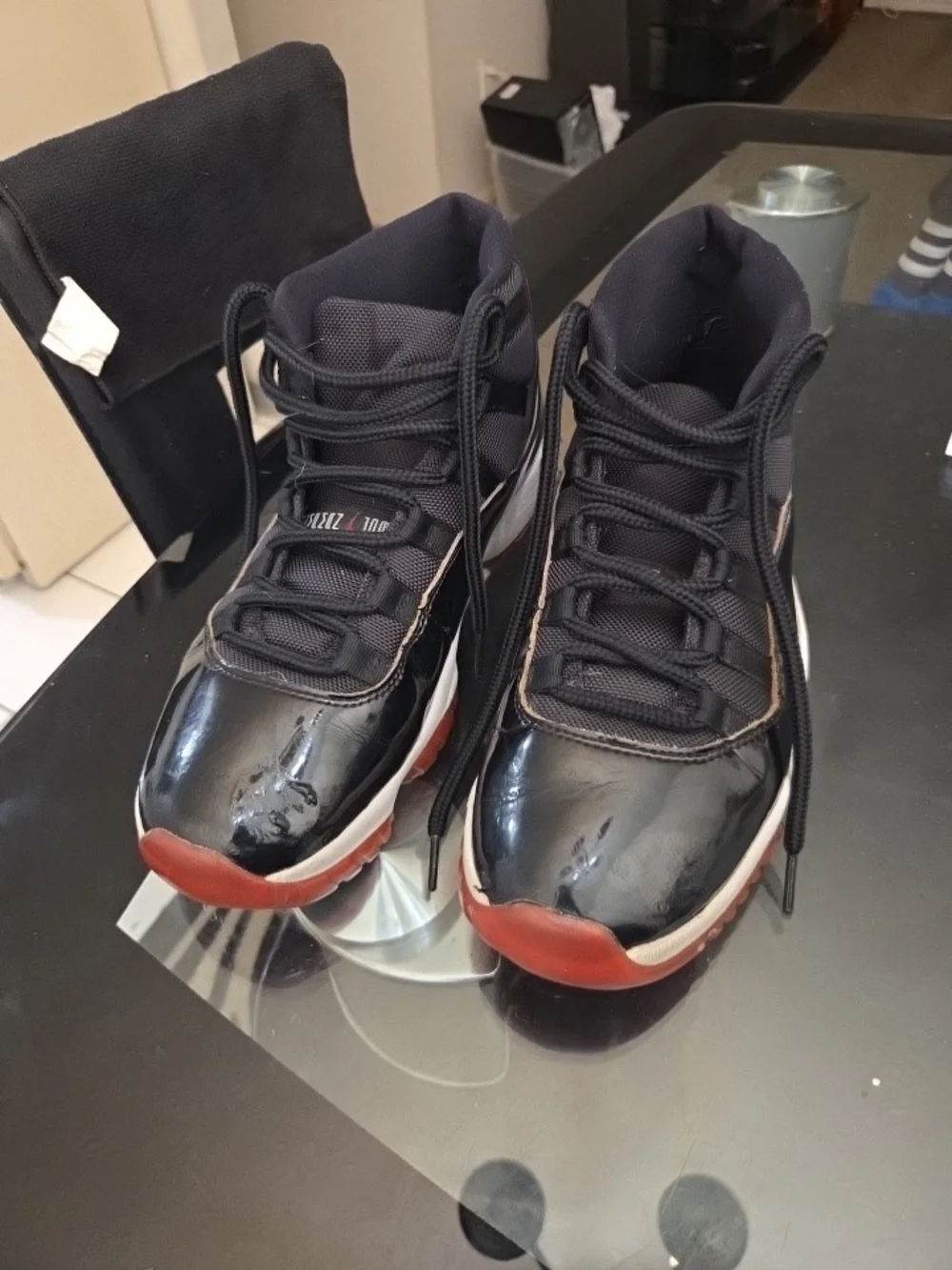 Jordan 11 Retro Bred Mid Top Lace-Up Sneakers Black Red White Men Size 9.5